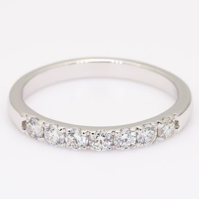 Jazz seven-stone white diamond ring