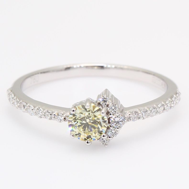 Selene white and yellow diamond ring