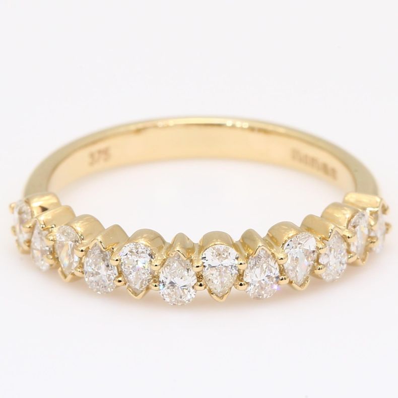 Nelis pear-cut white diamond stackable ring