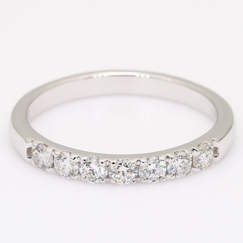 Jazz seven-stone white diamond ring