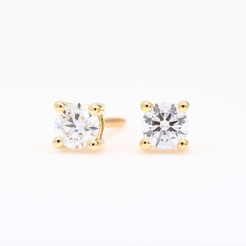 Sparkling 0.50 carat white diamond stud earrings